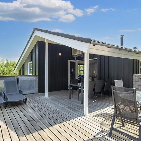 Luxury Retreat With - By Traum *