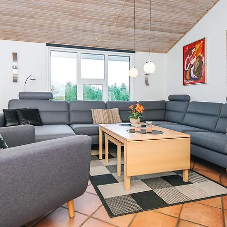 Luxury Retreat With - By Traum *